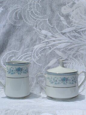 Noritake Blue Hill 2482 Creamer & Sugar w/Lid Like New